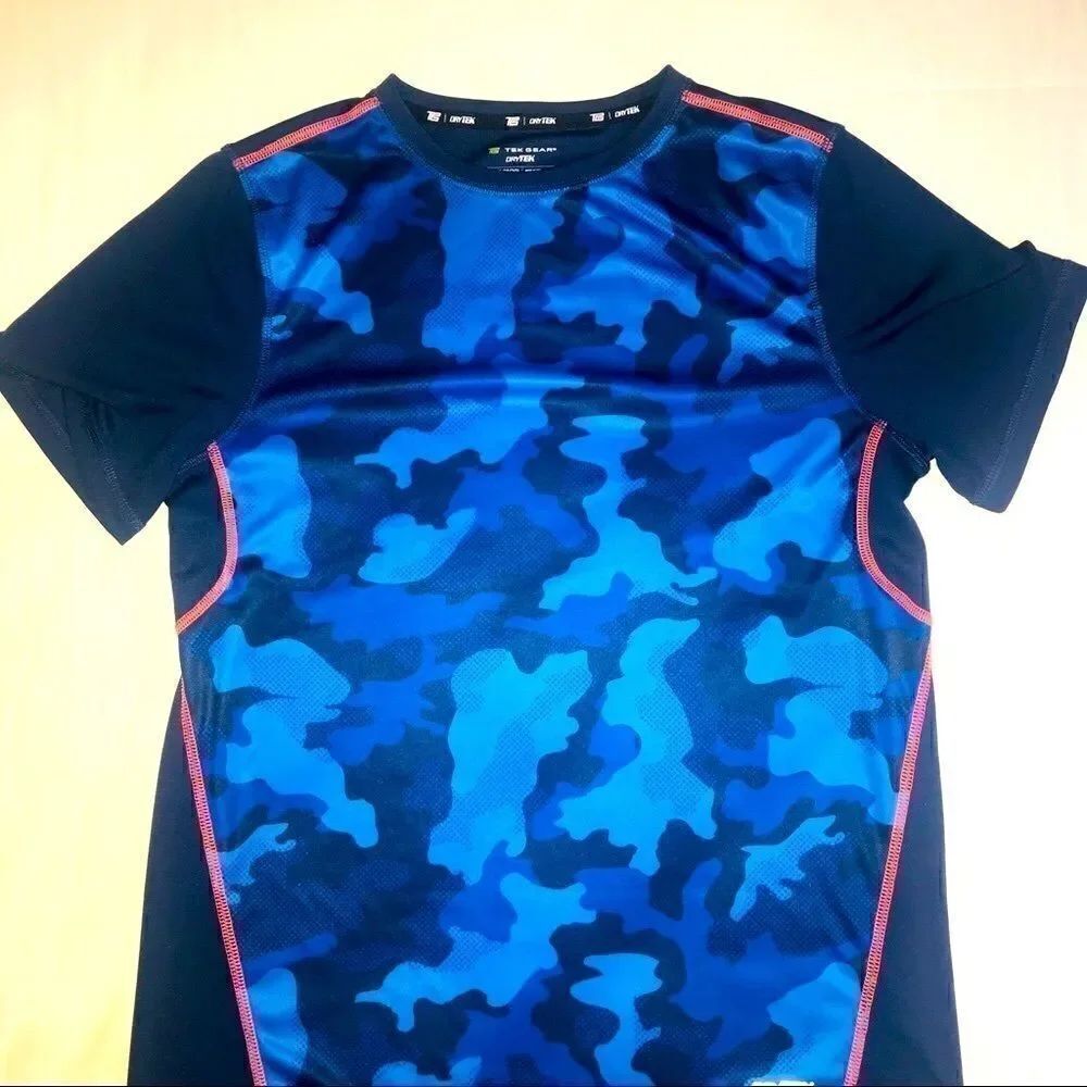 Tek gear boys athletic T-shirt size YXL